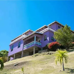 Altare - Breezy With A View Homestay